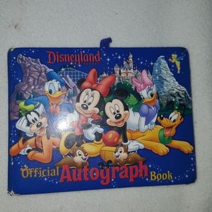 Official Autograph Book from Disneyland with more than 30 signatures!!!!…